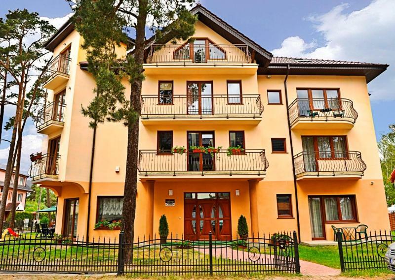 Villa Carmen Мендзыводзе Экстерьер фото